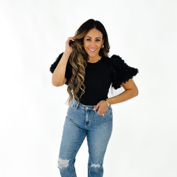 Black Floral Puff Sleeve Bodysuit by Entro - size medium - Picture 1 of 1